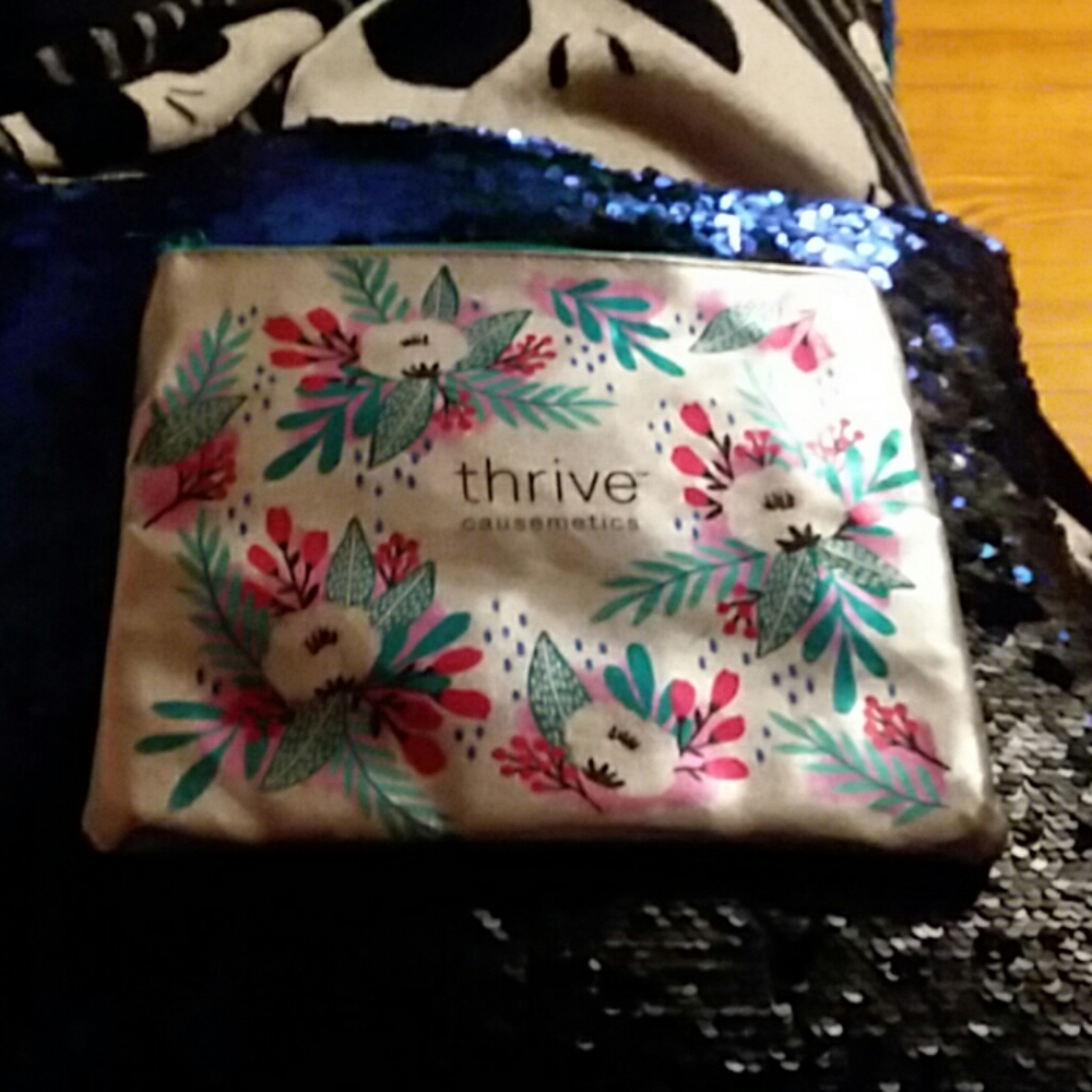 Thrive 'causemetics' makeup bag
